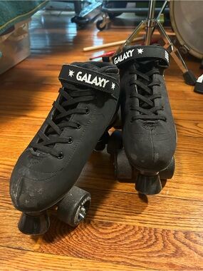 Galaxy Black Boys Roller Skates